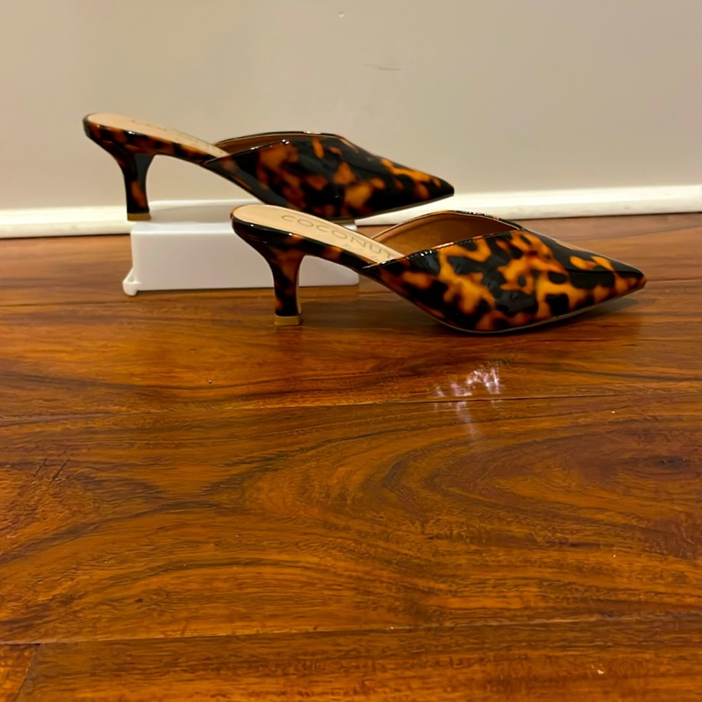 Only worn a few times!!! Great priceeee
